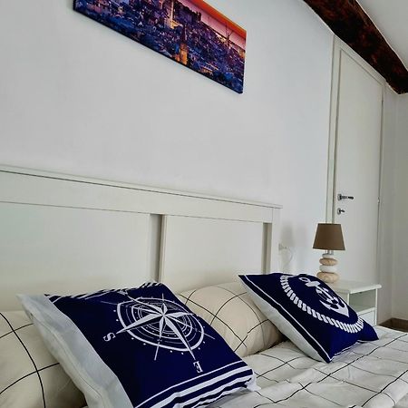 Zenin Airport 'Genova Aeroporto' Apartment Bagian luar foto